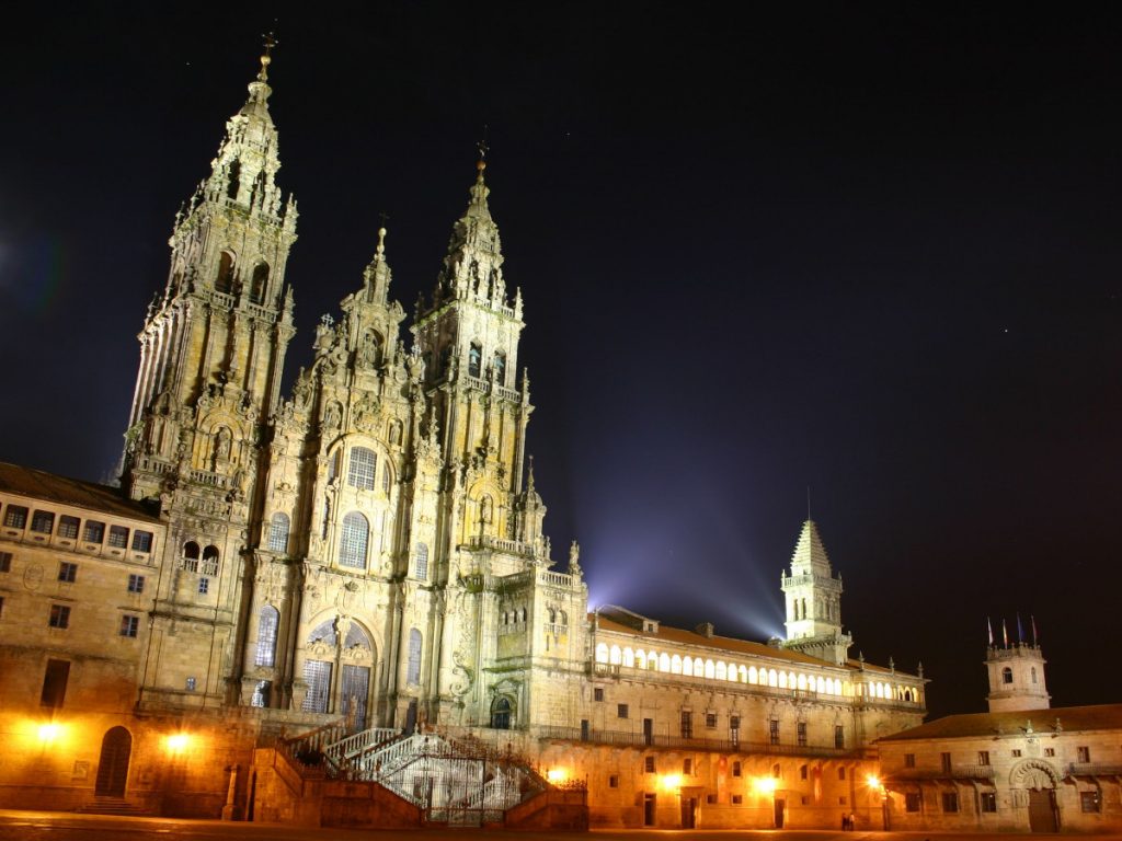 Santiago de Compostela, Plaza del Obradoiro / Foto: Yearofthedragon [CC BY-SA] Wikimedia Commons