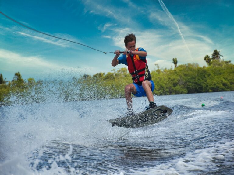 Equipamiento para la práctica de wakeboard y esquí acuático