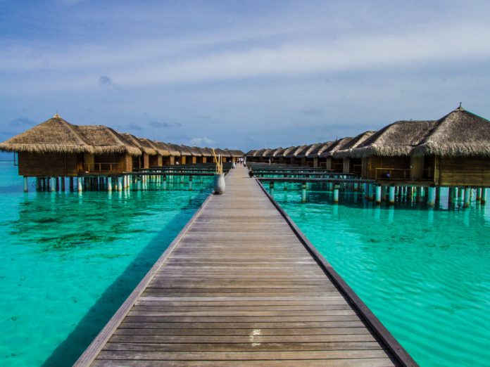 Hoteles sobre el agua, Maldivas / Foto: Sebastian Pena Lambarri (unsplash)