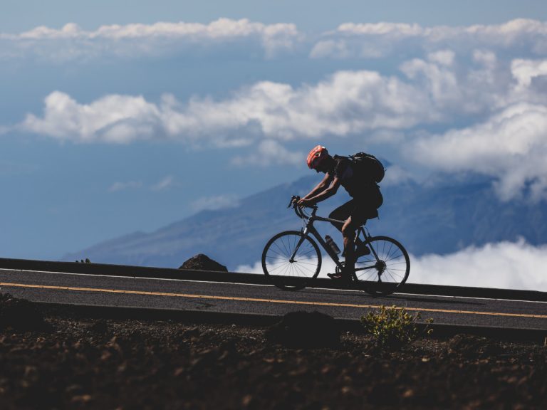 La velocidad media en ciclismo para los ciclistas nuevos y los experimentados